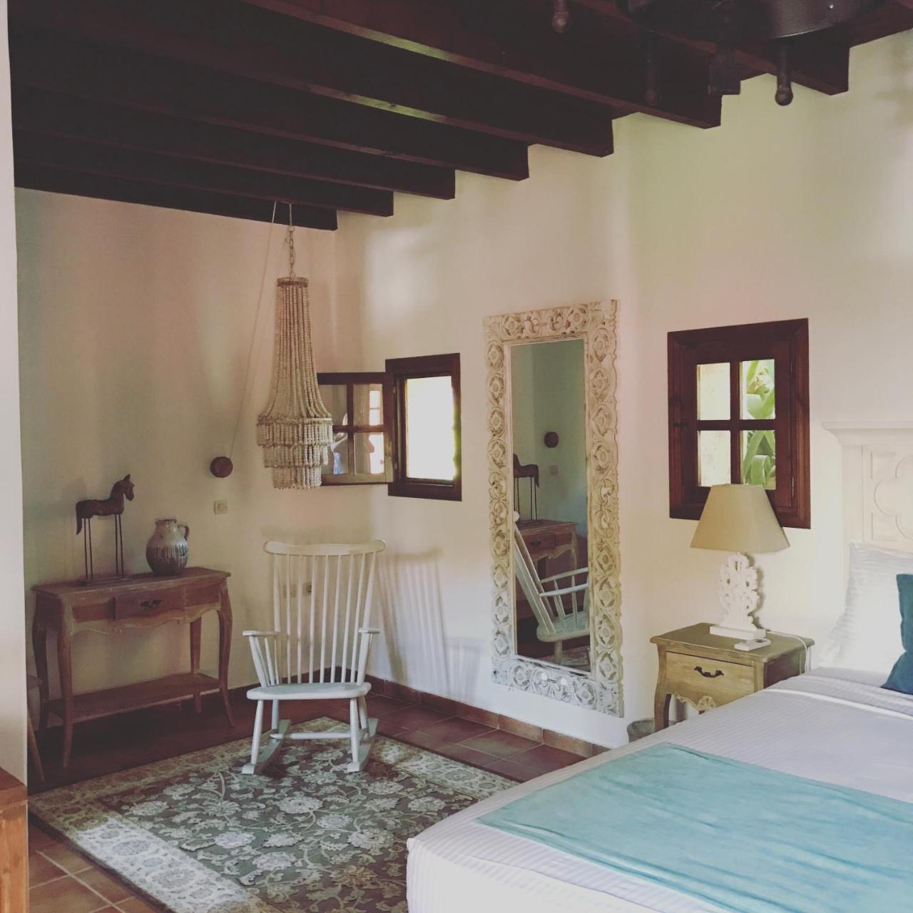 Saint Artemios Hotel And Oriental Suites Rhodes City Bagian luar foto